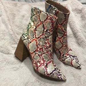 Steve Madden “Envied” Bootie. Size 10